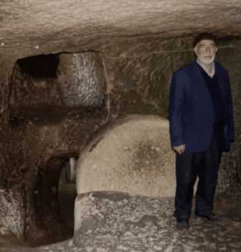 El turco que descubrió bajo su jardín una milenaria ciudad subterránea