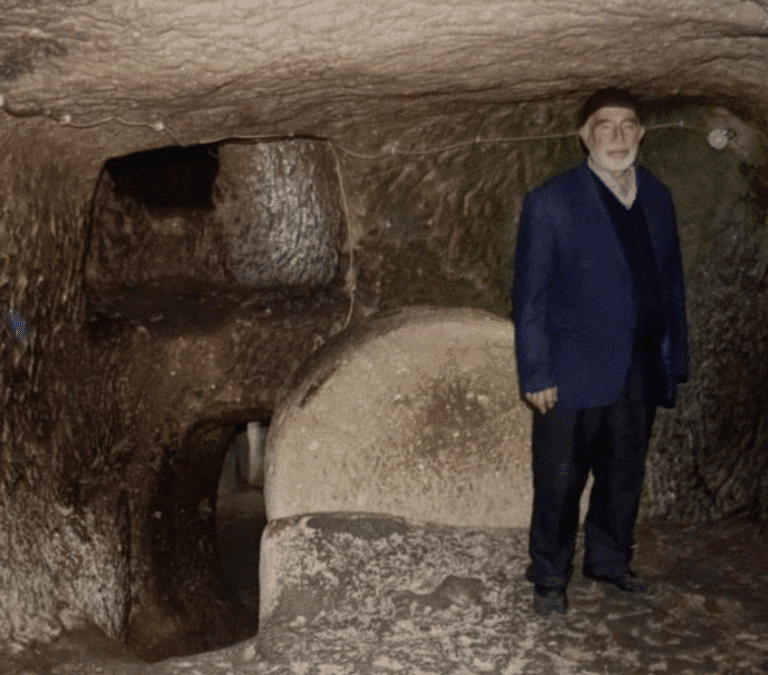 El turco que descubrió bajo su jardín una milenaria ciudad subterránea