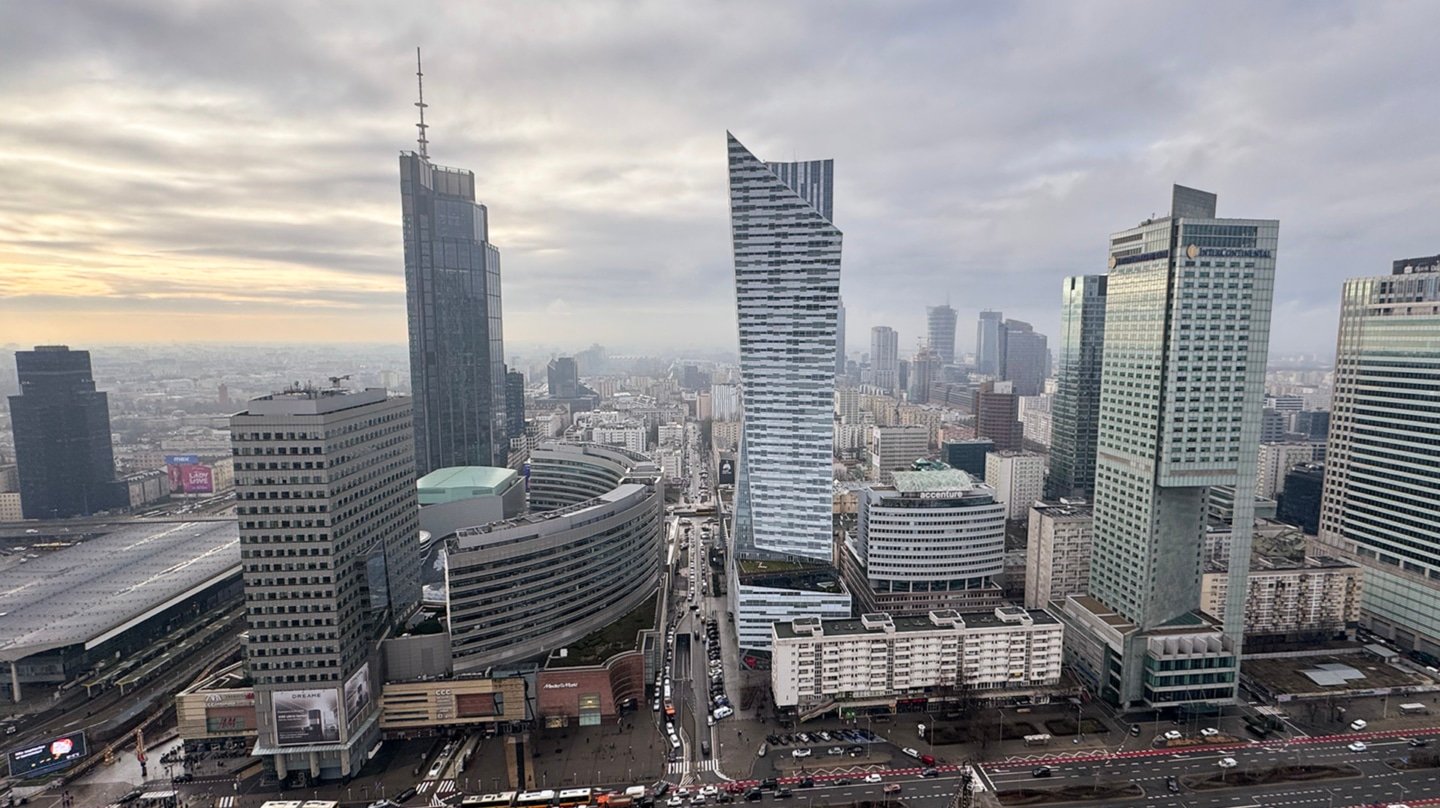Panorámica de Varsovia en la que se ve el Varso Tower, el rascacielos más alto de la UE