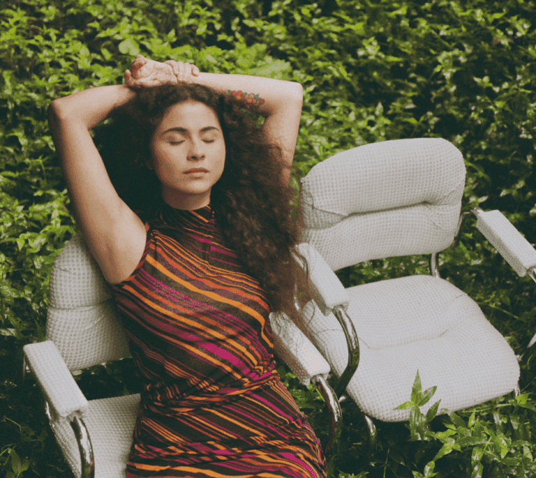 Silvana Estrada, cantautora: "Tuve un bloqueo tras el asesinato de mi mejor amigo y su hermano"