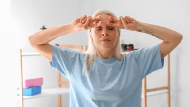Cómo practicar yoga facial y qué beneficios apostar contra las arrugas