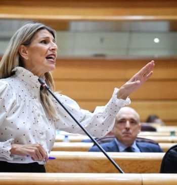 Sumar recula horas después de sugerir la dimisión de Isabel Rodríguez por [...]