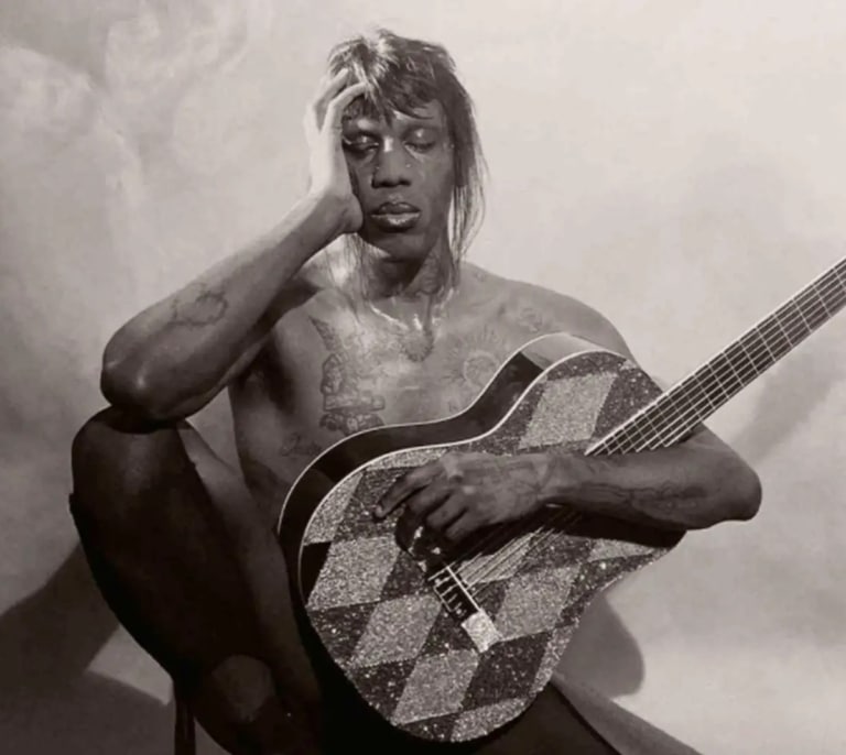 Quién es Yves Tumor, el músico extremo invitado en el 'Berghain' de Rosalía dispuesto a mandar "a la mierda" a su público