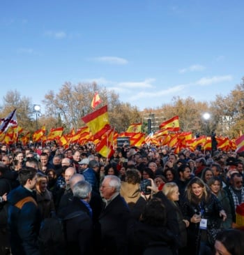 Decenas de miles de personas se concentran en Madrid para exigir a [...]