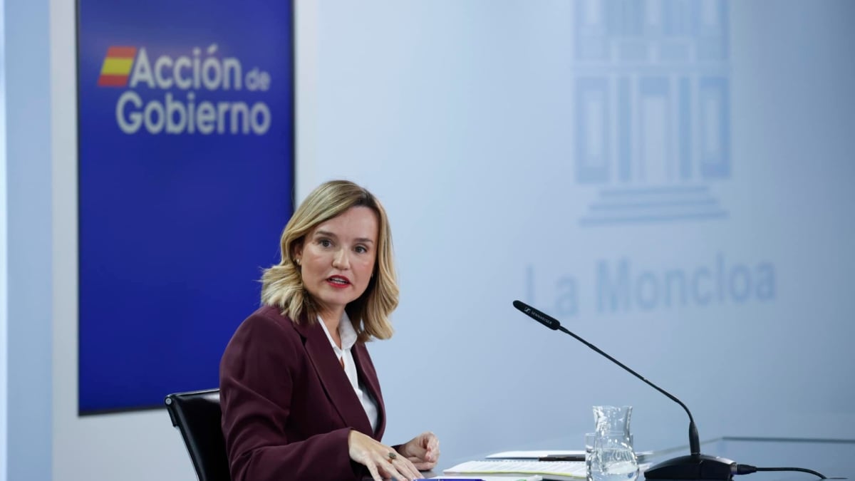 MADRID (ESPAÑA), 11/11/2025.- La portavoz del Gobierno y ministra de Educación, Pilar Alegría durante la rueda de prensa tras el Consejo de Ministros celebrada en La Moncloa, Madrid este martes. EFE/ Javier Lizón