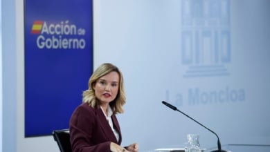 El Gobierno confía en que el relevo de Mazón, Extremadura y el parón en el Congreso ayuden a opacar la ruptura con Junts