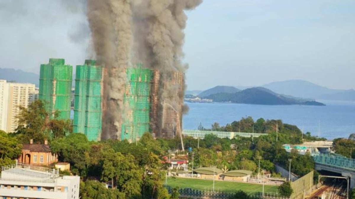 Un incendio en varios edificios de Hong Kong deja 36 muertos y 279 desaparecidos