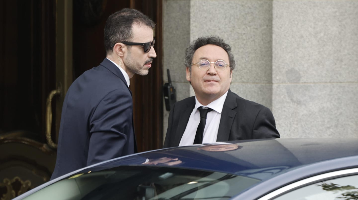 El periodista que desveló el correo clave del novio de Ayuso niega que su fuente fuera García Ortiz