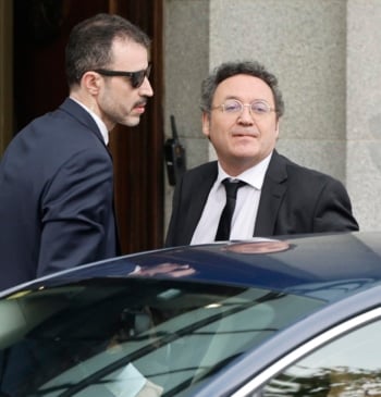 El periodista que desveló el correo clave del novio de Ayuso niega [...]