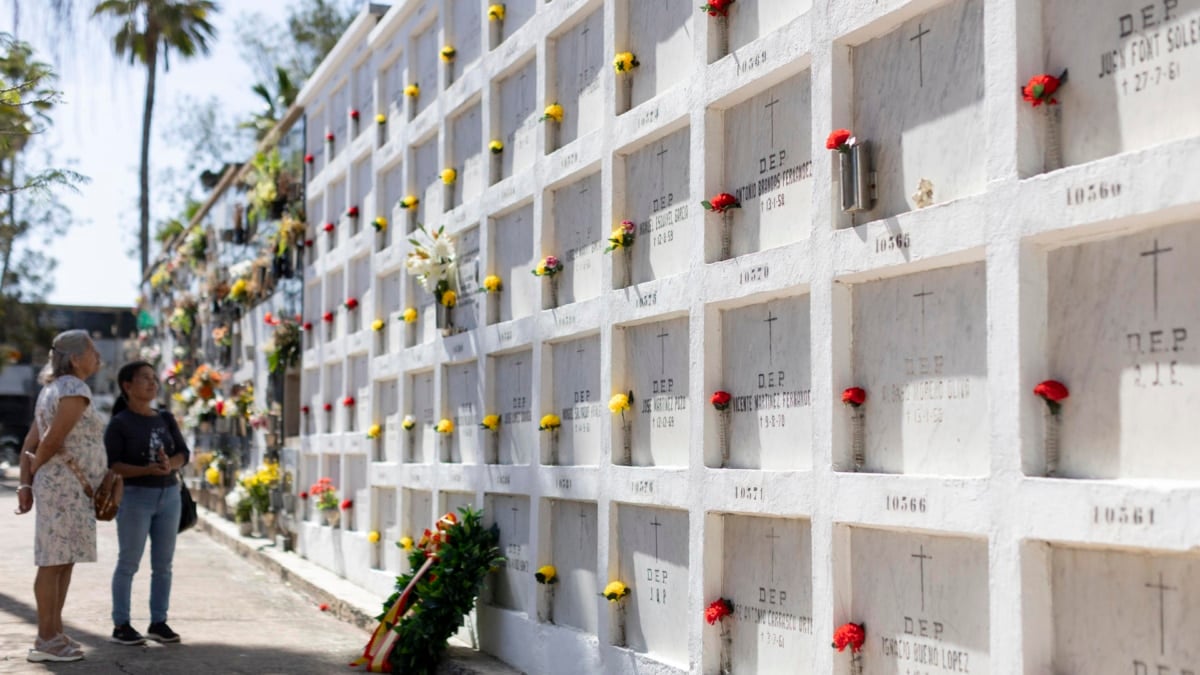 Cuando el régimen franquista ordenó evacuar "a contrarreloj" los cementerios del Sáhara Español