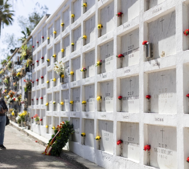 Cuando el régimen franquista ordenó evacuar "a contrarreloj" los cementerios del Sáhara Español