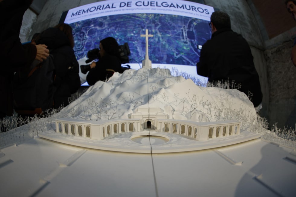 Maqueta del proyecto 'La base y la cruz' que ha sido elegido este martes por un jurado como ganador del concurso internacional .