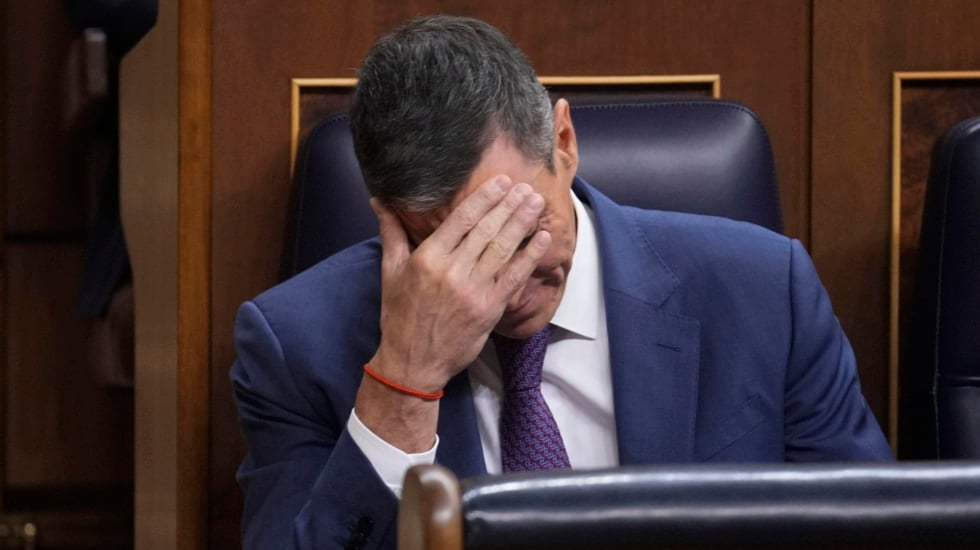 El PSOE trata de amortiguar el doble mazazo de la prisión de Ábalos y la derrota en el Congreso 