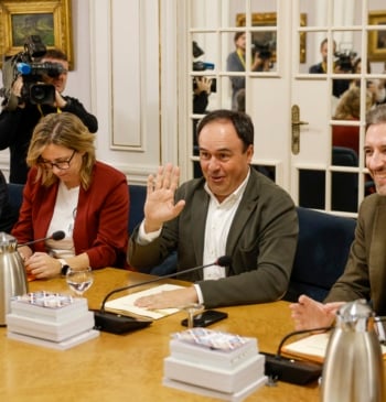 Pérez Llorca afirma que nadie le ha propuesto relevar a Mazón mientras [...]