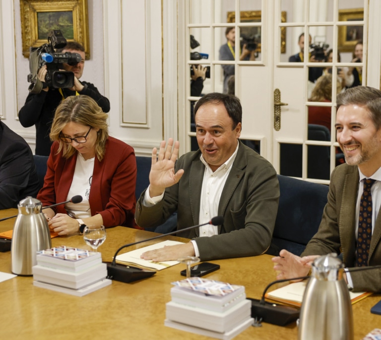 Pérez Llorca afirma que nadie le ha propuesto relevar a Mazón mientras Camps se postula para liderar el PP valenciano