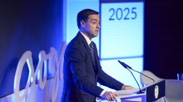 El lehendakari Pradales recuerda a los jóvenes que la violencia "no tiene cabida" y sólo trae "sufrimiento infinito"