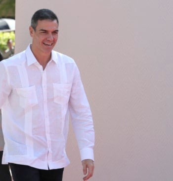 Sánchez dice en Colombia que España "seguirá al lado de América Latina [...]