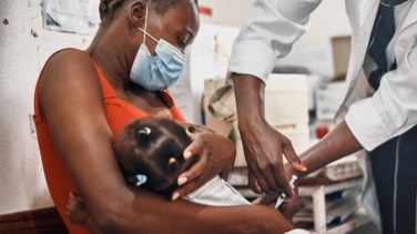 11,7 millones de niños vacunados en países africanos gracias a la Alianza para vacunación infantil