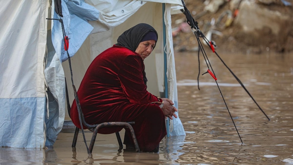 El frío y la lluvia no dan tregua a los supervivientes de Gaza