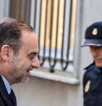 La despedida de Andrea y las viudas mediáticas de Ábalos