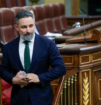 Vox vuelve a plantar a los Reyes: ningún cargo irá al acto [...]