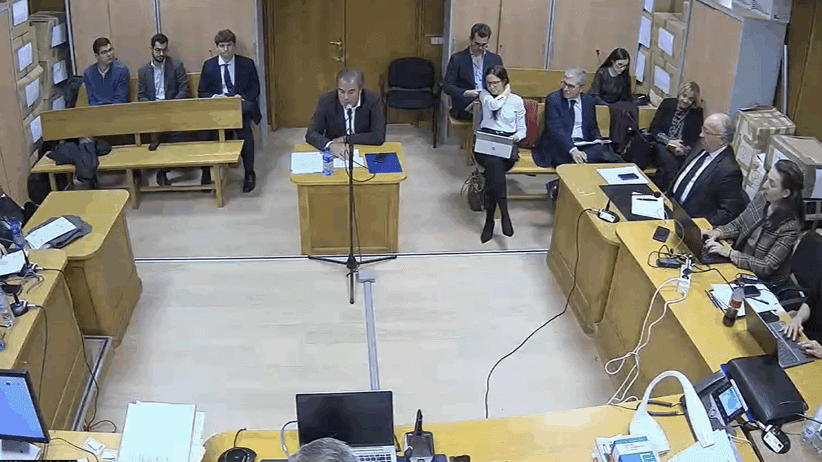 Dolset negó ante el juez que Pedro Sánchez le ordenara "limpiar todo"