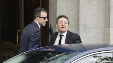 La Fiscalía suspendió su investigación interna sobre la filtración del novio de Ayuso tras abrirse la causa penal