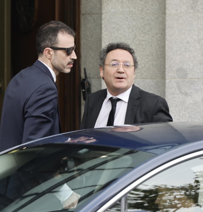 La Fiscalía suspendió su investigación interna sobre la filtración del novio de Ayuso tras abrirse la causa penal