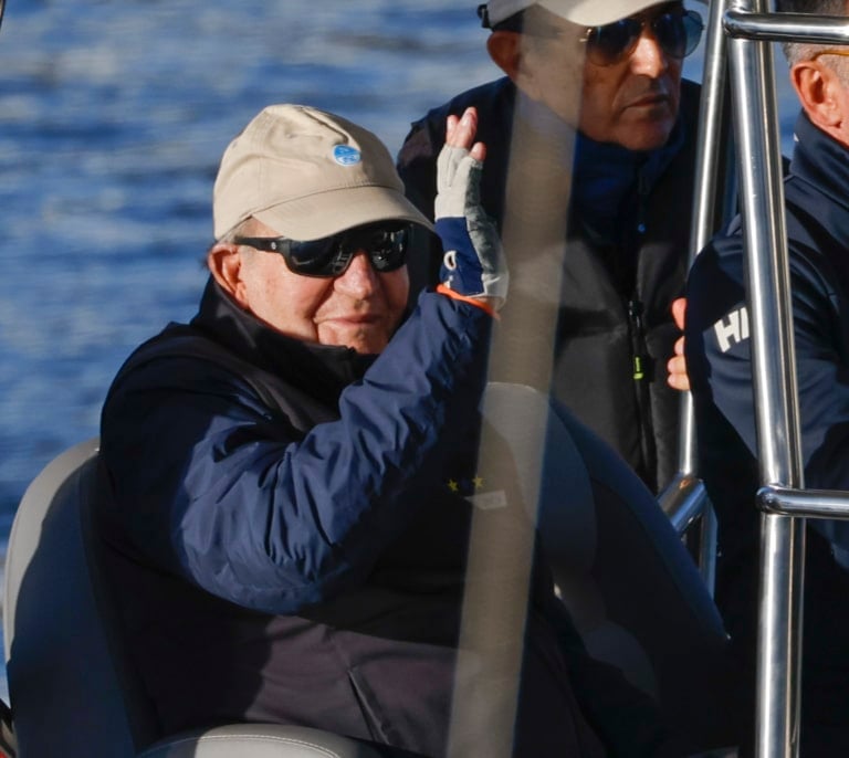 Las fotos del rey Juan Carlos en barco tras el percance del 'Bribón'