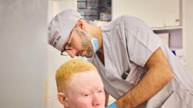 ISDIN y África Directo superan las 5.200 personas con albinismo atendidas en Mozambique contra el cáncer de piel