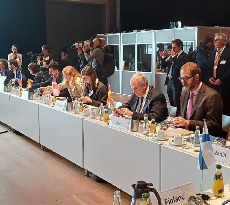 Los expertos señalan las contradicciones de la declaración de Berlín a la que España se ha adherido