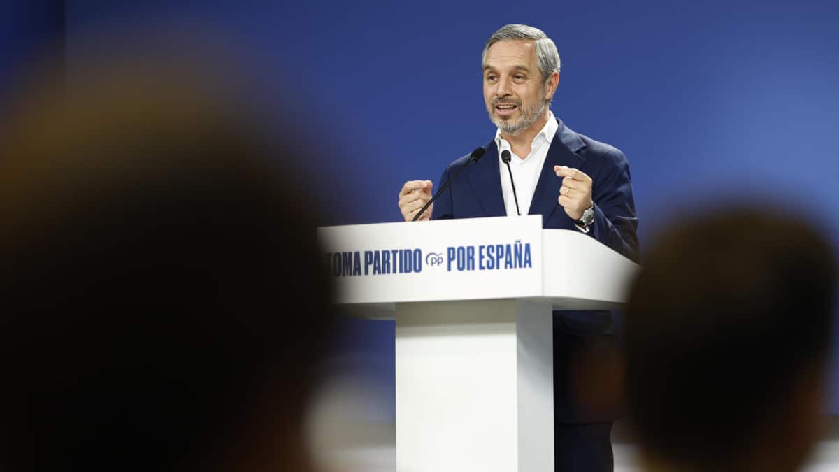 El vicesecretario general de Hacienda del PP, Juan Bravo, durante la rueda de prensa este lunes posterior al comité de dirección de Génova