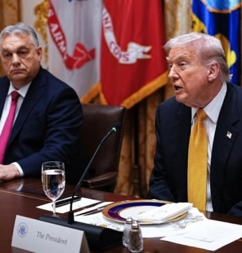 Trump abre la puerta a que Hungría continúe comprando gas y petróleo [...]