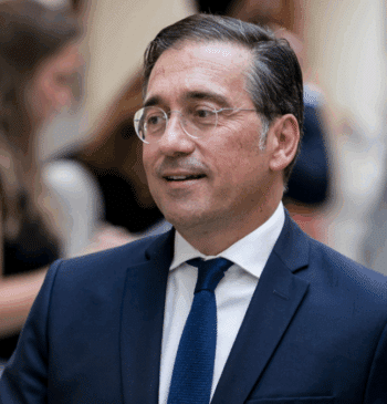 Embajadores eméritos critican la politización de Exteriores y el "menguante" papel internacional [...]