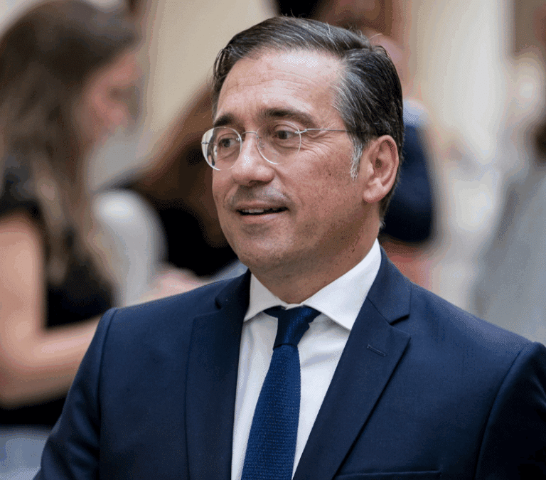 Embajadores eméritos critican la politización de Exteriores y el "menguante" papel internacional de España