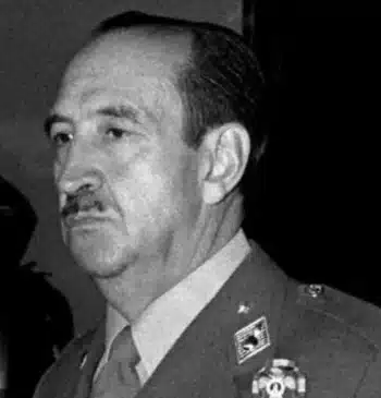 "Continúe en su puesto": el rey prohibió a Armada que acudiera a [...]