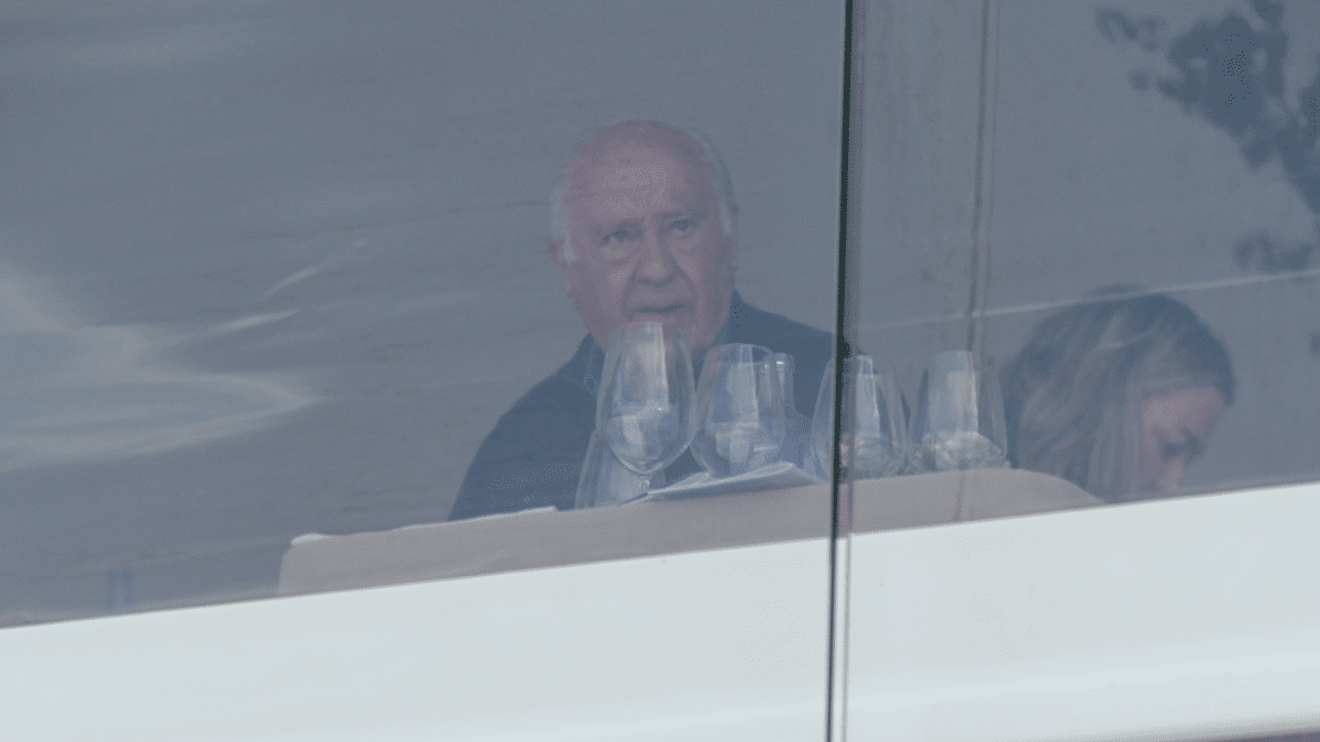 Amancio Ortega en el centro hípico de Casas Novas, en La Coruña, en 2023.