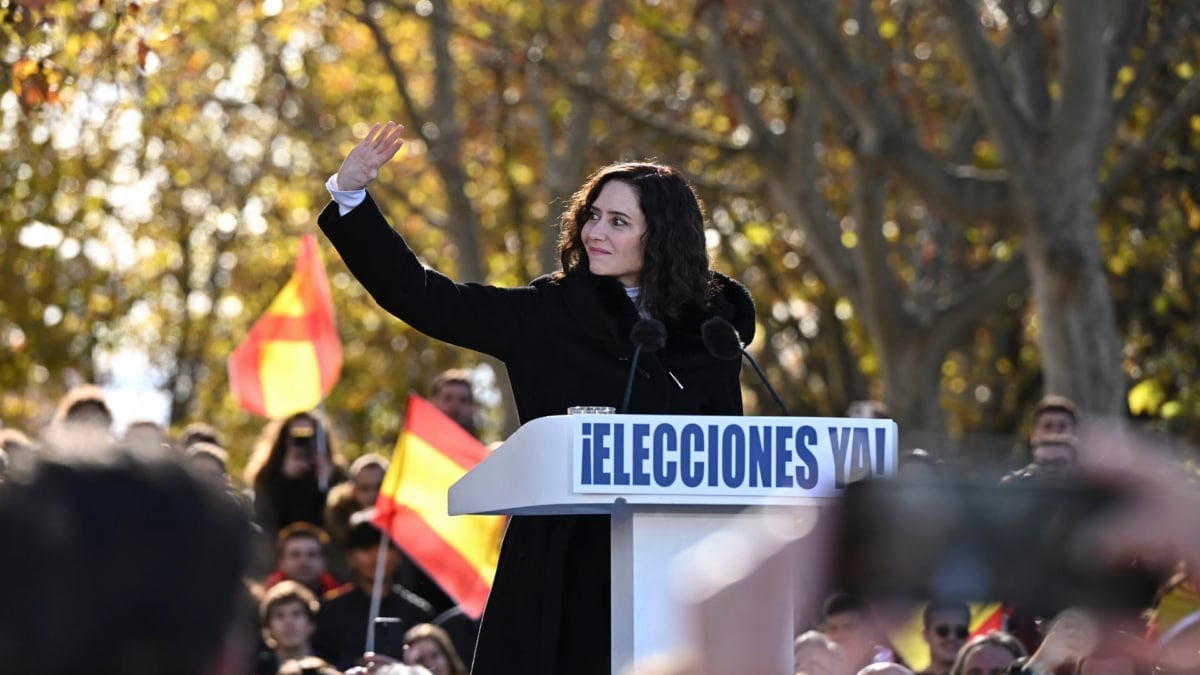 Ayuso acusa a Vox de "promover una nueva trifulca"