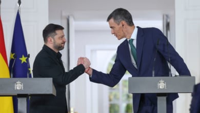 Sánchez anuncia a Zelenski un paquete de 615 millones de ayuda militar a Ucrania y otros 200 millones para la reconstrucción del país