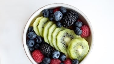 La fruta ideal para dormir mejor: descubre cuál es y por qué funciona