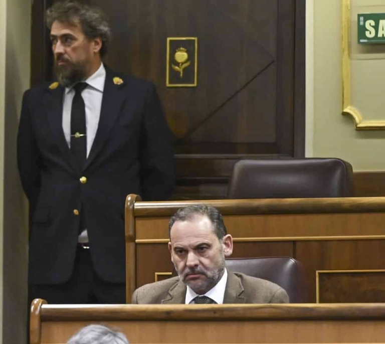 El Congreso activa el trámite para retirarle a Ábalos sus derechos como diputado