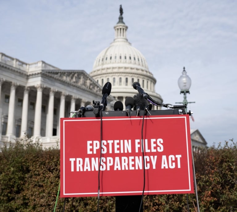 La Cámara Baja de EEUU aprueba casi por unanimidad la ley para publicar documentos de Jeffrey Epstein
