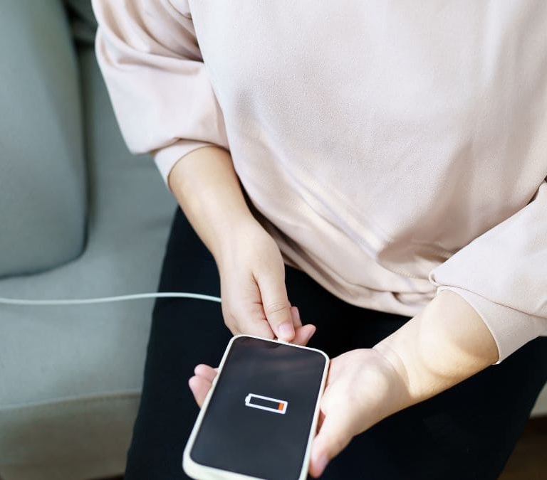 Así debes cargar el teléfono móvil para que la batería dure más tiempo