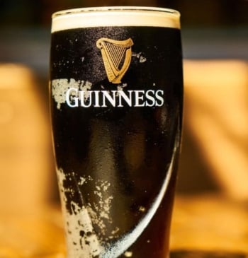 Los beneficios desconocidos de la cerveza negra