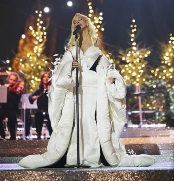 Christina Aguilera pisa el terreno navideño de Mariah Carey: ¿se dará Mimi [...]