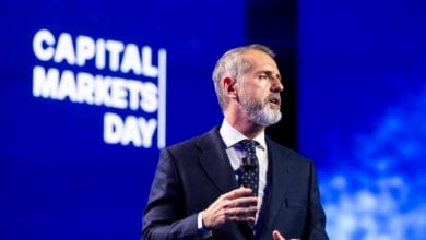 Por qué analistas e inversores creen que el nuevo plan estratégico de Telefónica es "decepcionante"