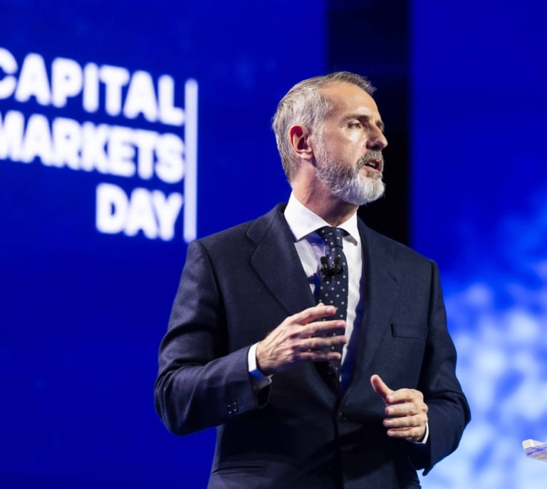 Por qué analistas e inversores creen que el nuevo plan estratégico de Telefónica es "decepcionante"