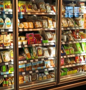 La OCU desvela los alimentos que puedes comer aunque estén caducados