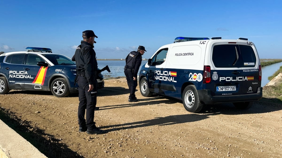 Un policía nacional en estado crítico tras un tiroteo con narcos en Sevilla: la persecución comenzó en Cádiz