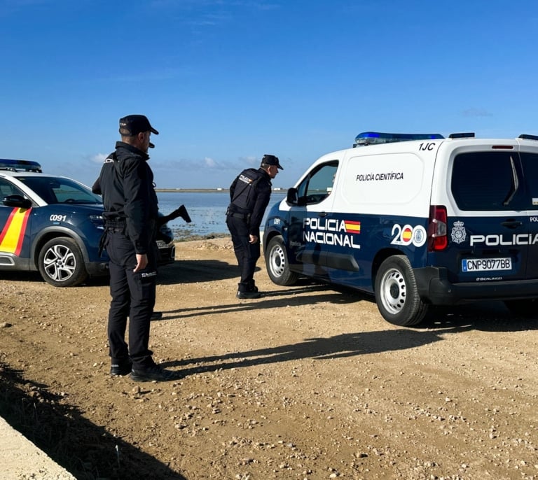 Un policía nacional herido tras un tiroteo con narcos en Sevilla: la persecución comenzó en Cádiz